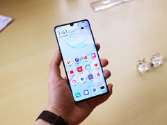 华为P30 Pro值得买吗？华为P30 Pro手机屏幕实测