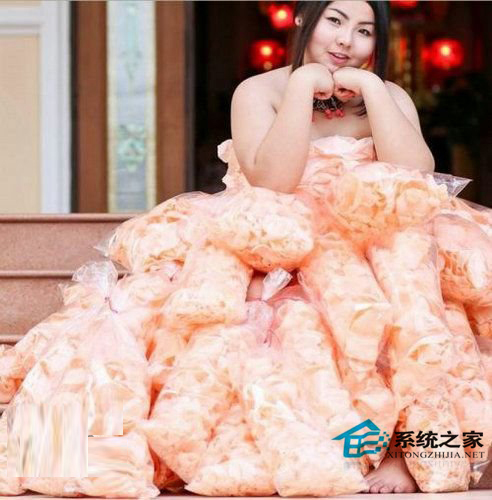 泰国美眉袭一身“虾味”礼服，你值得拥有