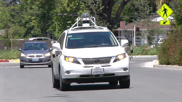 调查显示：乘坐自动驾驶汽车50%的人表示十分担心自己的安全