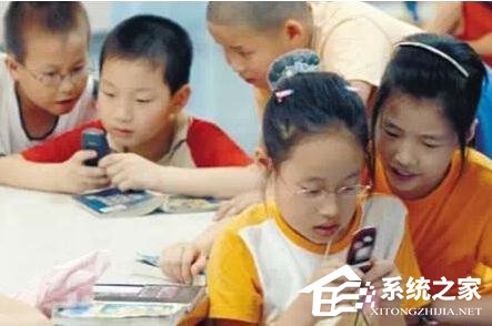 小学生央求父母买手机只为发红包：不发就就被孤立