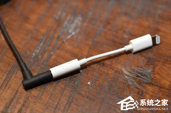 传iPhone 7 Lightning耳机上手视频被曝