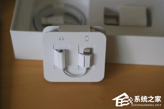 iPhone7无线耳机AirPods上手体验：续航能力强