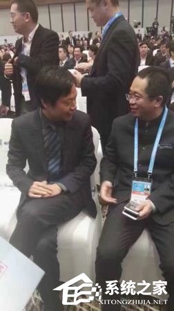 周鸿祎：主办方是故意让我和雷军坐一起