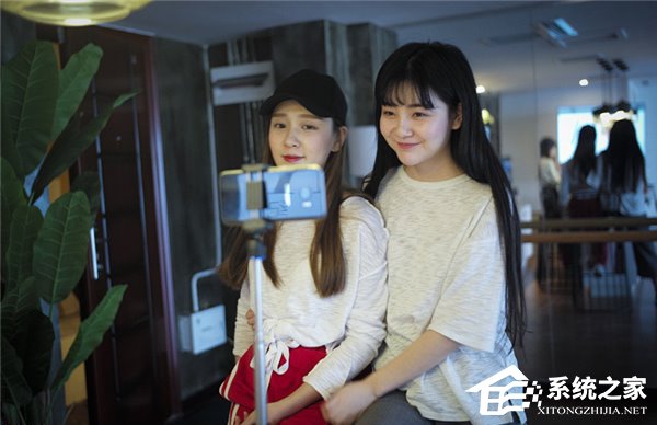 揭秘“网红”生态链：如工厂流水线般打造美女