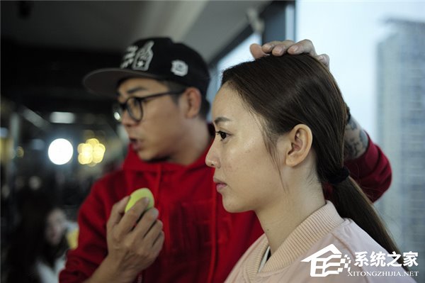 揭秘“网红”生态链：如工厂流水线般打造美女