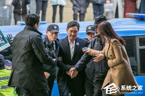 三星太子的监狱生活：与连环杀手关一起，还得看LG电视