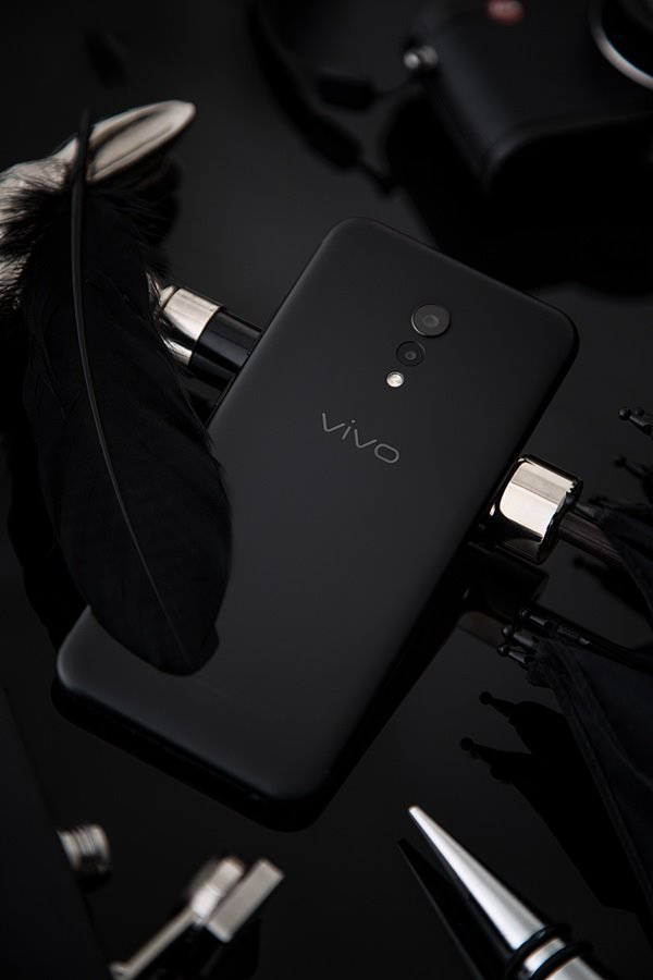 vivo Xplay6新机磨砂黑版高清图赏
