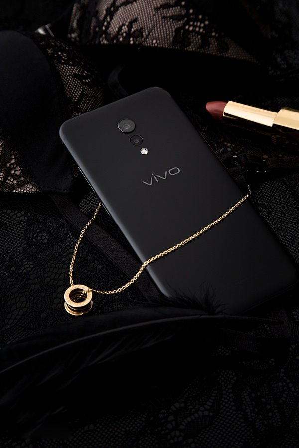 vivo Xplay6新机磨砂黑版高清图赏