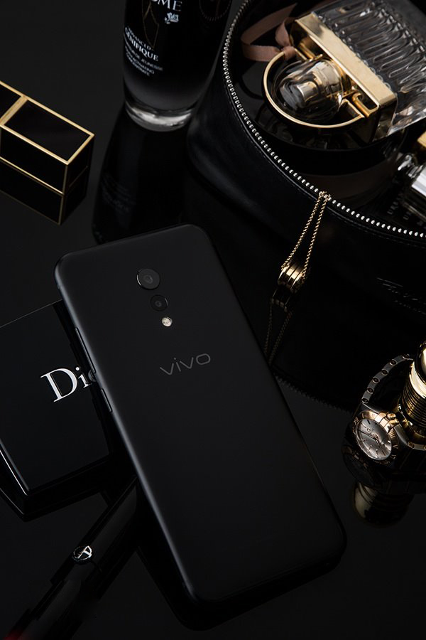 vivo Xplay6新机磨砂黑版高清图赏