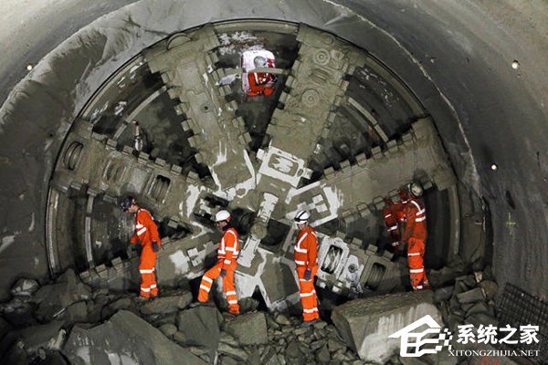 电动车汽车、火箭之后，马斯克又要抢挖掘机的生意？