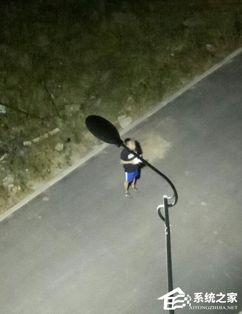 真会玩？男生半夜用无人机偷窥女生宿舍吓惨女学生