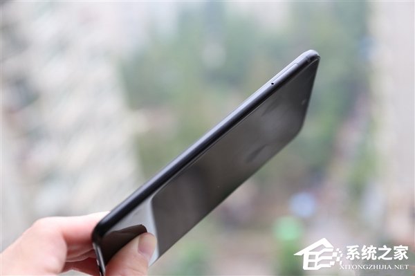 夏普AQUOS S2开箱图赏：异形全面屏设计