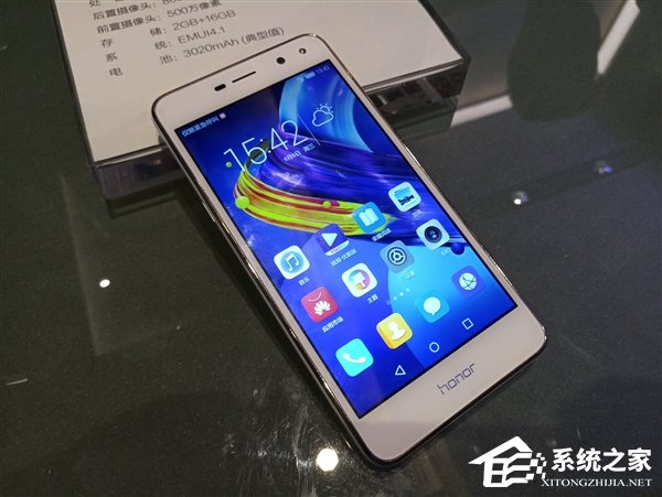 荣耀畅玩6发布：主打自拍和长续航
