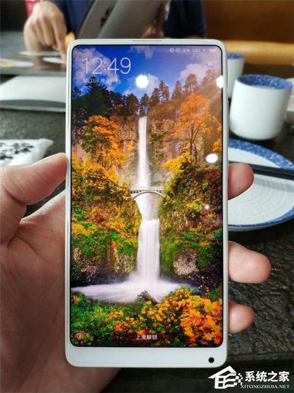 小米MIX 2尊享版怎么样？小米MIX 2白色尊享版真机上手图曝光