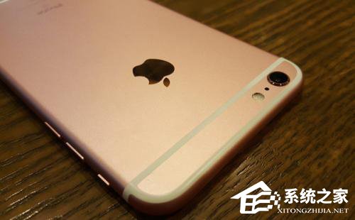 雪上加霜！苹果iPhone 6s Plus维修时竟冒烟起火
