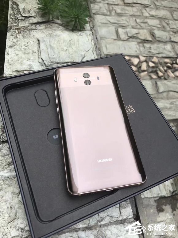 屏占比惊人！网友放出华为Mate 10真机图片
