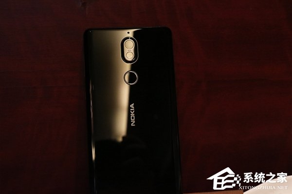 诺基亚nokia7图赏：诺基亚第一款主打设计的手机