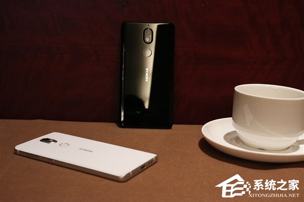 诺基亚nokia7图赏：诺基亚第一款主打设计的手机
