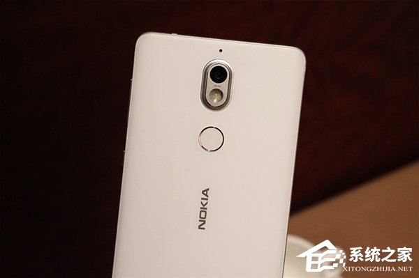 诺基亚nokia7图赏：诺基亚第一款主打设计的手机