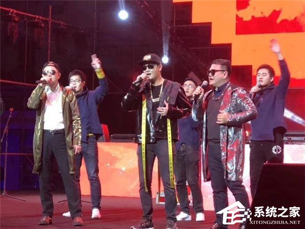 放飞自我？马化腾变身嘻哈Boy助力腾讯北京年会