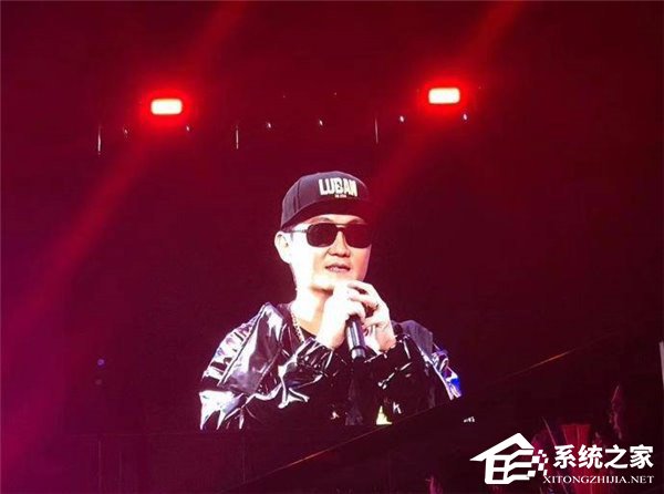 放飞自我？马化腾变身嘻哈Boy助力腾讯北京年会