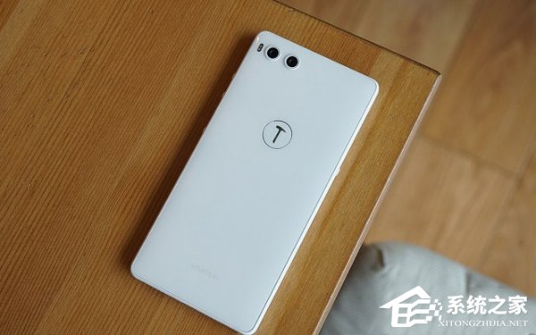 坚果R1买白色还是黑色？坚果R1黑白双色真机对比