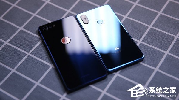 买坚果Pro 2S还是小米8 SE？小米8 SE和坚果Pro 2S对比评测