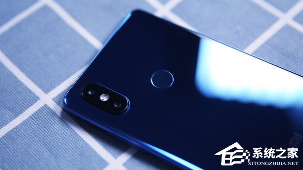 买坚果Pro 2S还是小米8 SE？小米8 SE和坚果Pro 2S对比评测