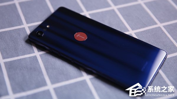 买坚果Pro 2S还是小米8 SE？小米8 SE和坚果Pro 2S对比评测
