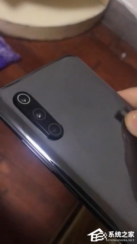 网友自曝买到无闪光灯版小米9