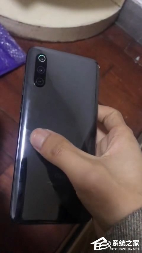 网友自曝买到无闪光灯版小米9