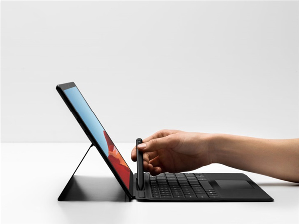 微软推送首个Surface Pro X系统固件更