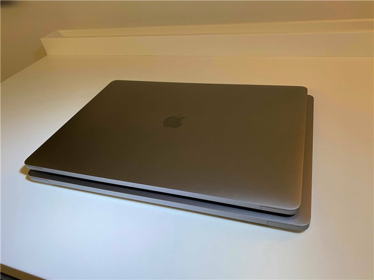 外媒放出16英寸/15英寸MacBook Pro对比