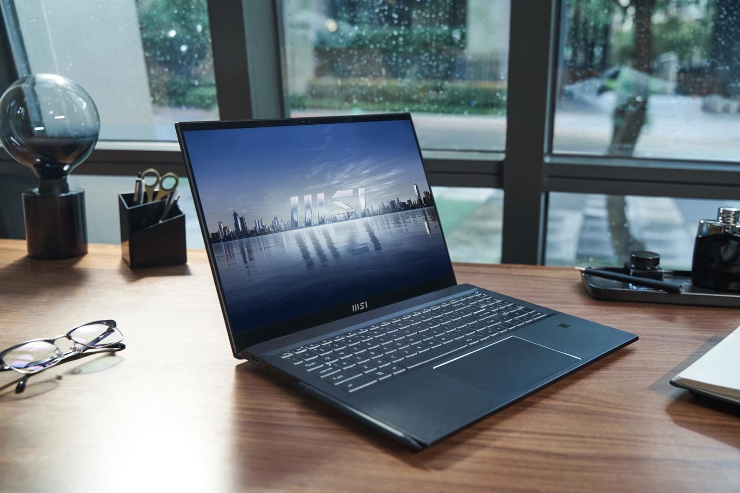 首发 i7-1360P,微星新款 Summit E16