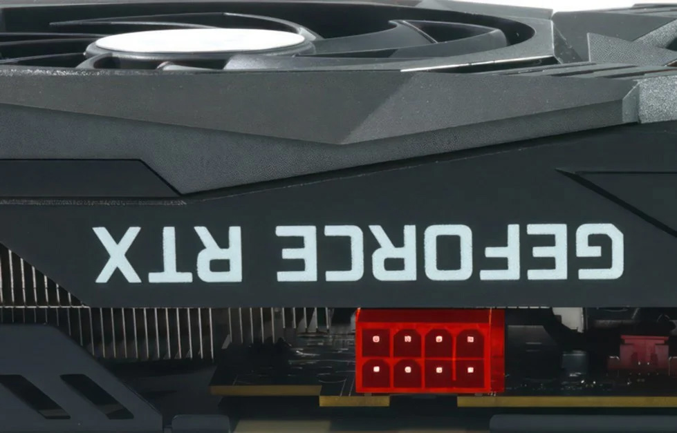RTX 4070 显卡有 225W 和 200W 两个 TBP 版本：只有前者配 16-pin（12VHPWR）