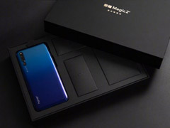 荣耀官方放出Magic 2手机真机图赏