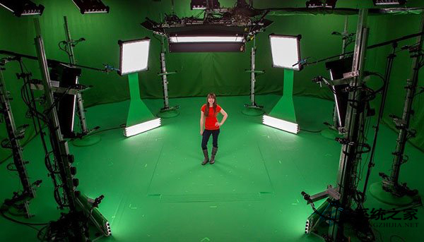 Surface平板上演示HoloLens眼睛中的全息物体