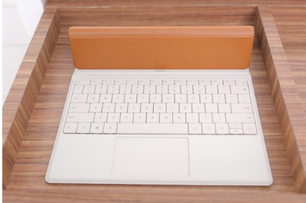 HUAWEI MateBook“防泼溅”特性真的做到了！