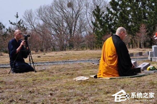 日本推出扫墓新姿势：只需要看个直播