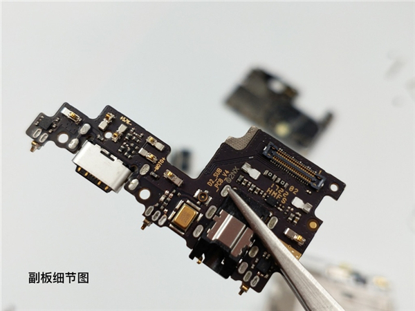 小米5X拆解图赏：1499元的iPhone 7 Plus做工没得挑
