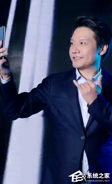 姿势“妖娆”！雷军亮相小米MIX2官方预热视频