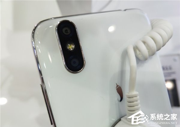 苹果要哭了！小辣椒推出“国产iPhone X”S11