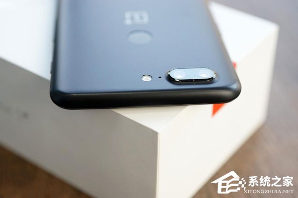 一加5T值不值得买？星辰黑版一加手机5T开箱图赏