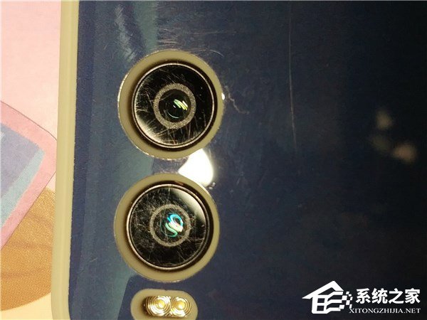 免费更换!锤子官方回应新旗舰坚果R1镜头大面积刮花