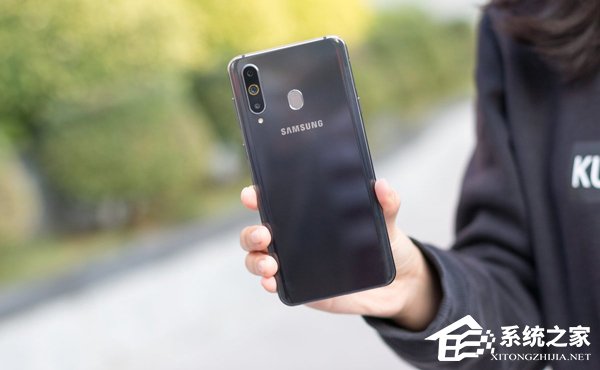 三星A8s值不值得买？Galaxy A8s真机评测