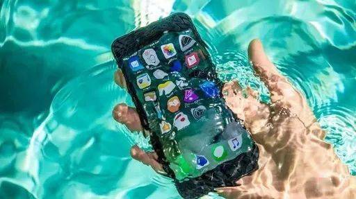 抗水？防水？傻傻分不清楚 苹果又被“