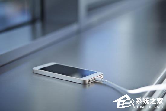 洗澡时手持iPhone充电？英国男子触电身亡
