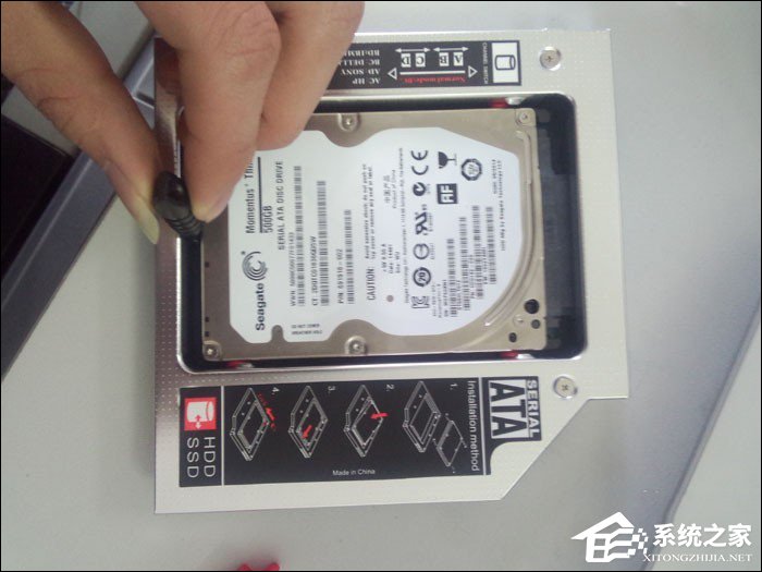 如何将SSD固态硬盘放在光驱位?笔记本光驱改固态硬盘的方法