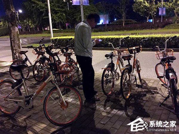 共享单车现红包车老司机：两部手机同骑两辆车，每晚都能刷上百块
