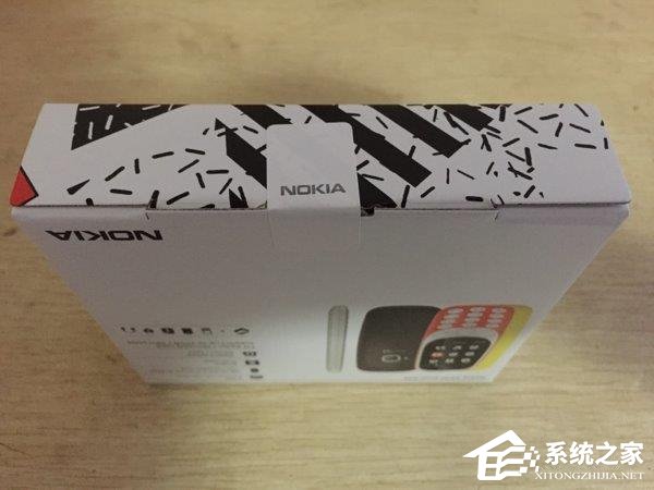 诺基亚3310复刻版灰色开箱上手测评：怀旧经典回归